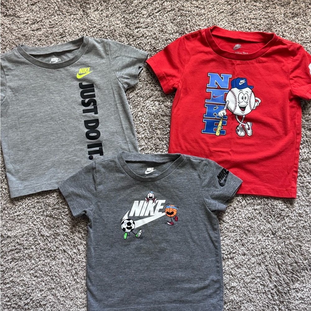 Nike Kids Graphic T-Shirts - Gray and Red
